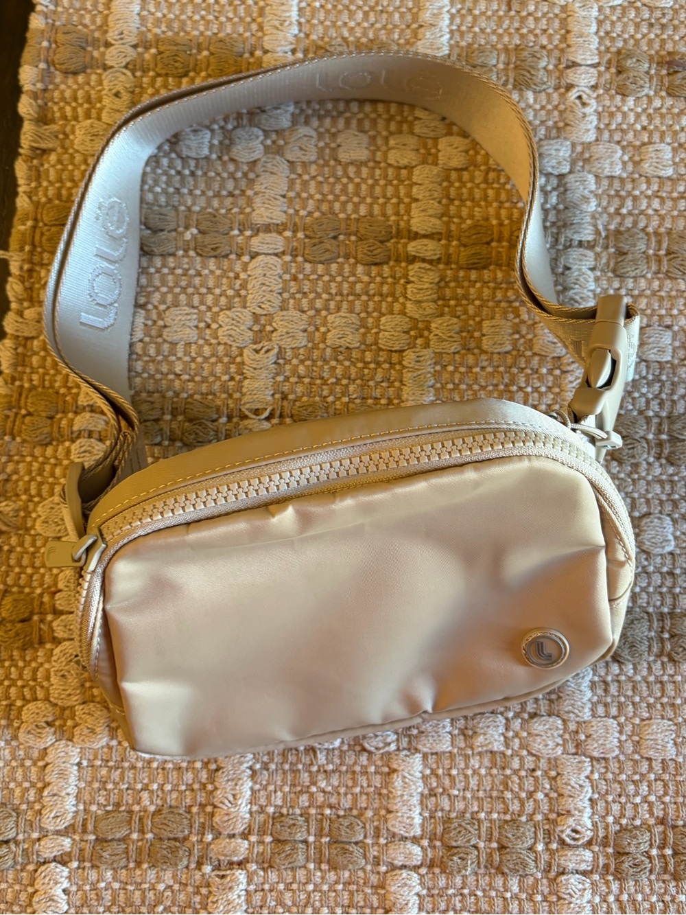 Lole Beige Crossbody Belt Bag
Measurements in photos